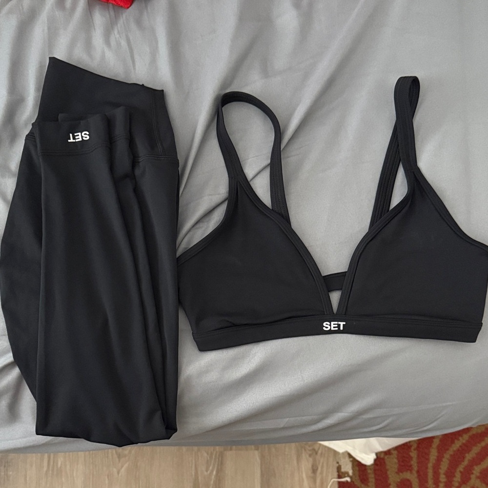 SET Active airluxe breathe triangle bra & mid rise legging